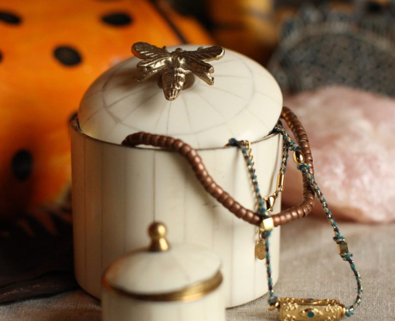 Queen Bee Circus Box 5 doing goods 1.20.21.014.002.4 ss22 shoot 2021 WEB 853x1024 2